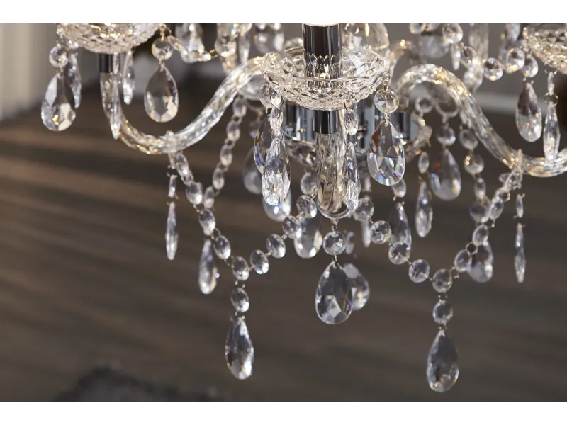 Lustre transparent suspendue  avec 5 bougies