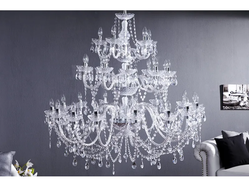 Lustre suspendu classique à 30 bougies coloris transparent