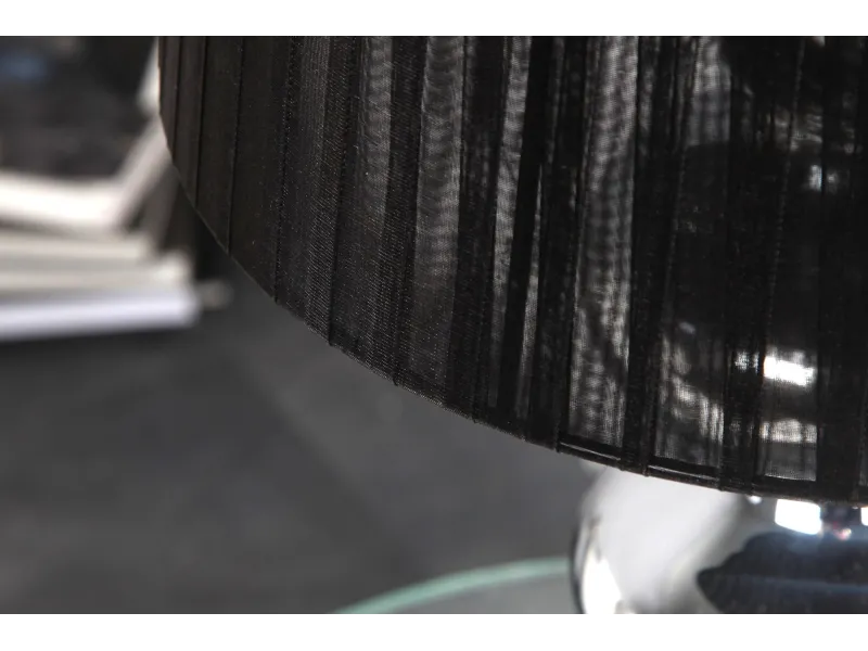 Lampe en acier chromé de 70 cm avec abat-jour noir