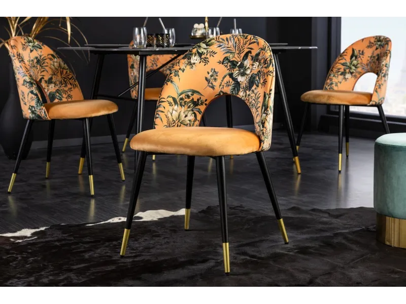 Détail du revêtement velours avec motif floral raffiné