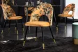 Détail du revêtement velours avec motif floral raffiné