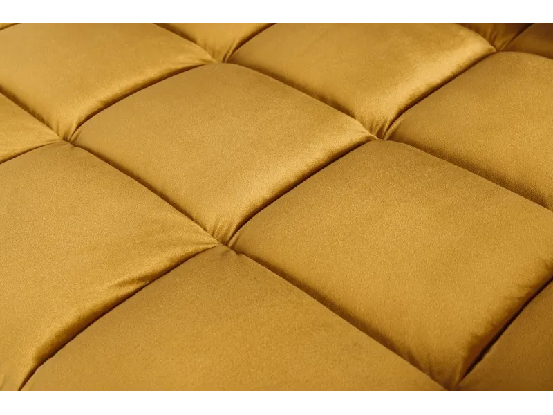 Canapé design capitonné en velours coloris abricot avec pieds chrom...