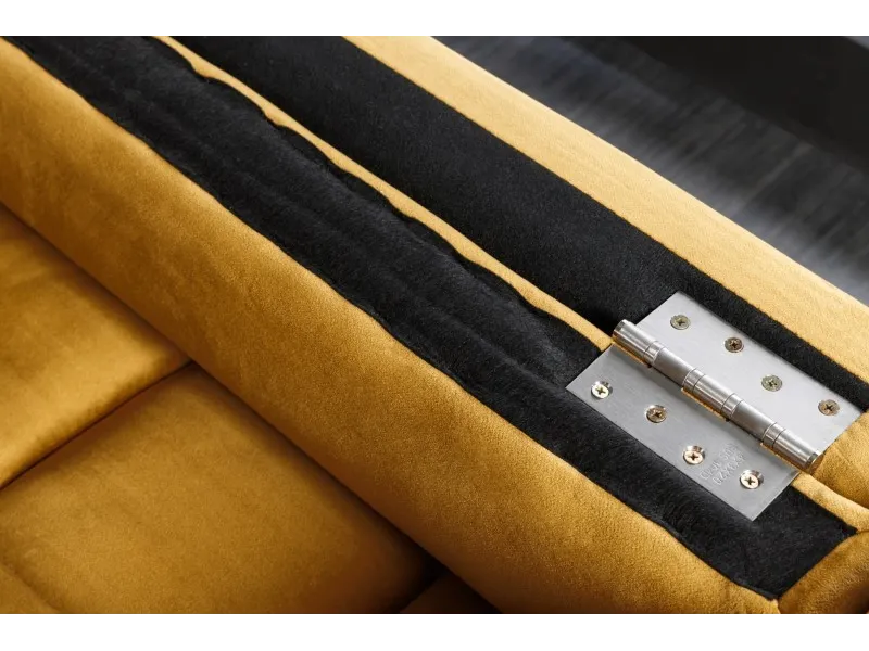 Canapé design capitonné en velours coloris abricot avec pieds chrom...