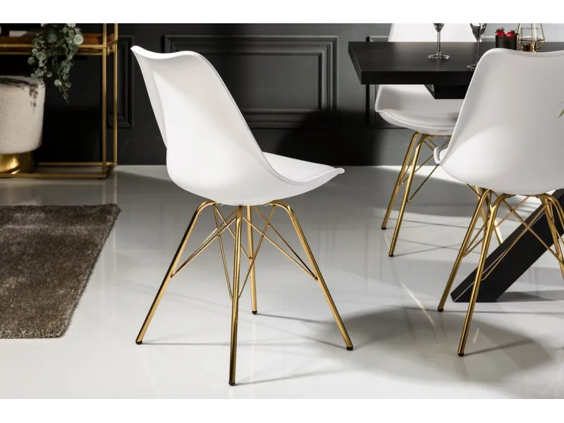 Chaise scandinave blanche pieds dorés – chaise design moderne élégante