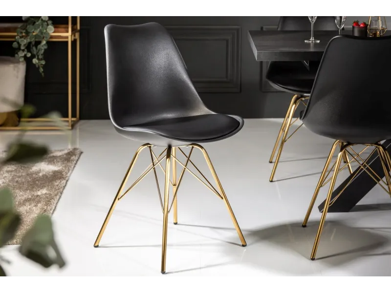 Chaise scandinave noire pieds dorés – chaise design moderne élégante