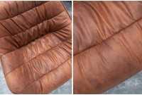 Chaise coloris marron en microfibre avec piétement en métal