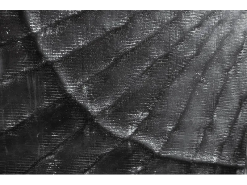 Table de chevet en bois massif sculpté scorpion coloris noir 50cm