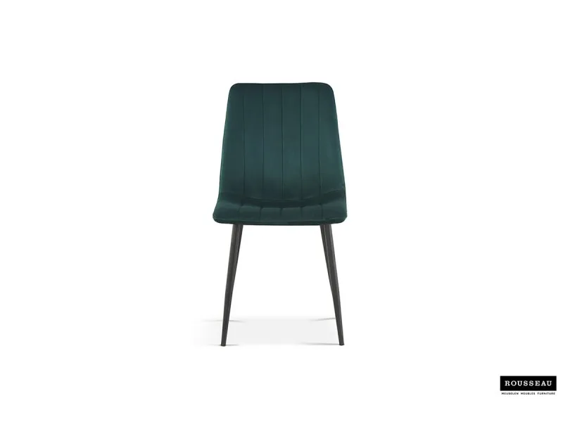 Chaise design en velours coloris vert, pieds noirs