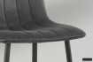 Chaise design en velours, coloris gris foncé, pieds noirs