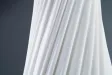 Lampadaire ovale de 180cm en latex plissé blanc