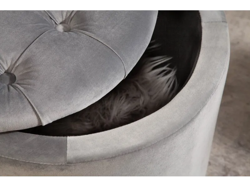 Pouf design baroque en velours coloris argenté