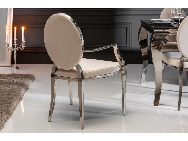 Chaise design baroque de salle à manger en velours coloris beige avec accoudoirs