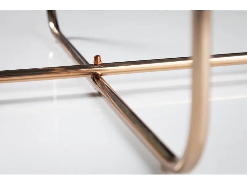 Table basse design en marbre coloris vert avec piétement en métal doré