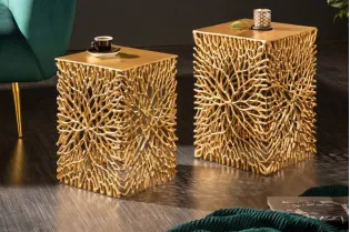 Ensemble de 2 tables d'appoint en forme de feuille en métal doré
