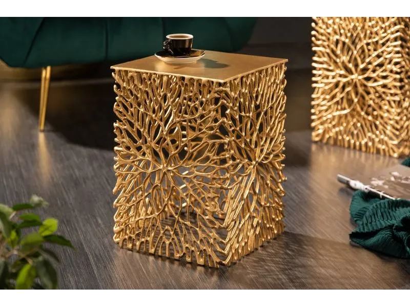 Ensemble de 2 tables d'appoint en forme de feuille en métal doré